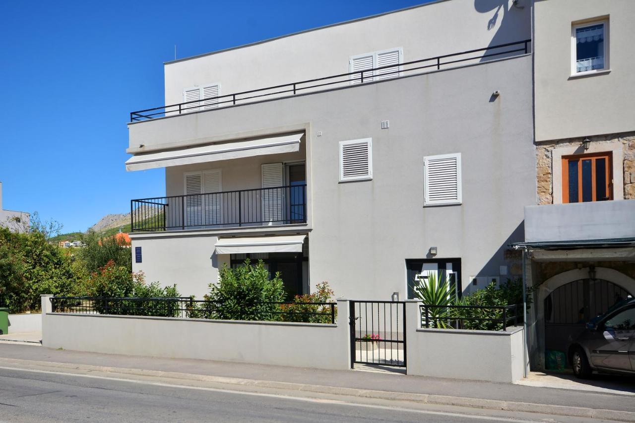 Seas The Day Apartments Подстрана Екстериор снимка