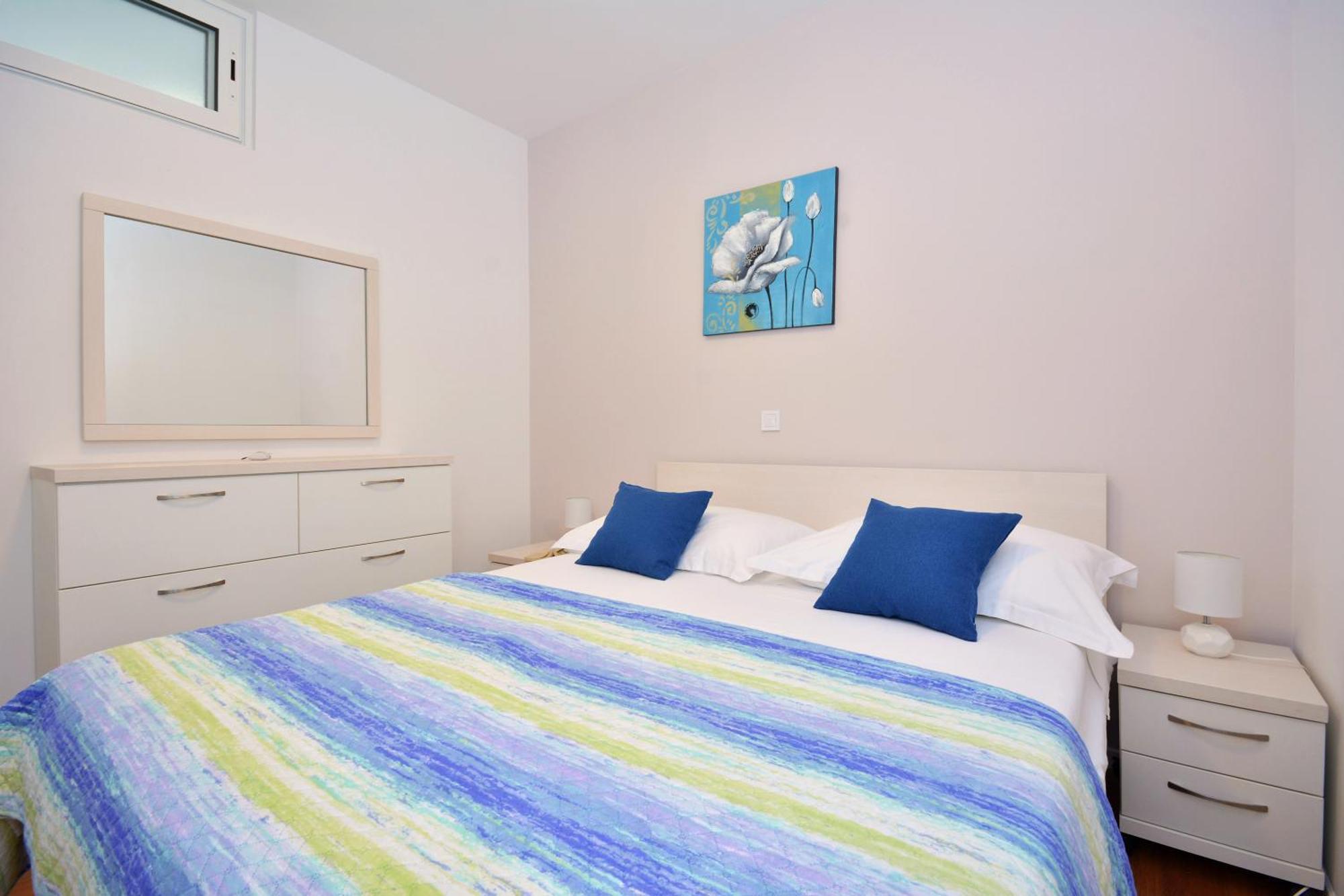 Seas The Day Apartments Подстрана Екстериор снимка